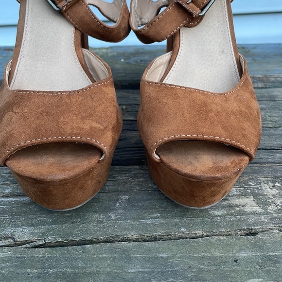 Candies platform chunky heels Sz 9.5 brown suede like Y2K open toe 5.5 in heels - Picture 2 of 15